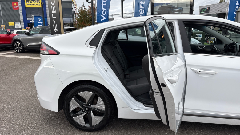 Hyundai IONIQ 1.6 GDi Hybrid 1st Edition 5dr DCT Hybrid Hatchback